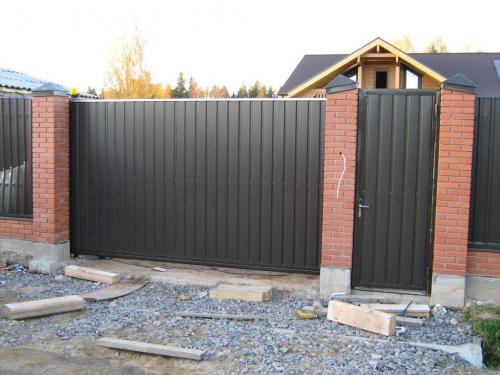 Распашные ворота своими руками из профнастила. Процесс изготовления ворот из профнастила своими руками