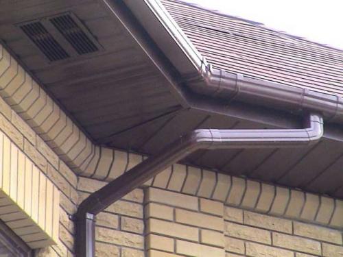 Софит пластиковый размеры. Чем еще подшивают свес?