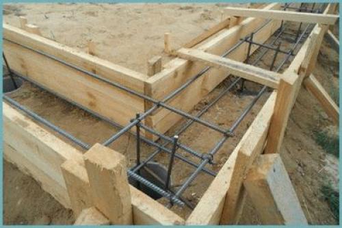 Вокруг дома опалубка. Как самостоятельно сделать опалубку вокруг дома 03