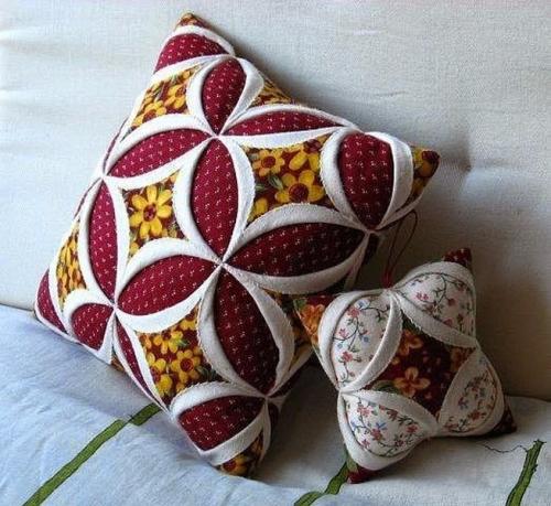 Необычные подушки для дивана 01