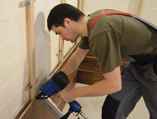 Как крепить ламинат. НУЖНО ЛИ КРЕПИТЬ ЛАМИНАТ НЕ СТЕНУ? 03 Как крепить ламинат. НУЖНО ЛИ КРЕПИТЬ ЛАМИНАТ НЕ СТЕНУ? 03