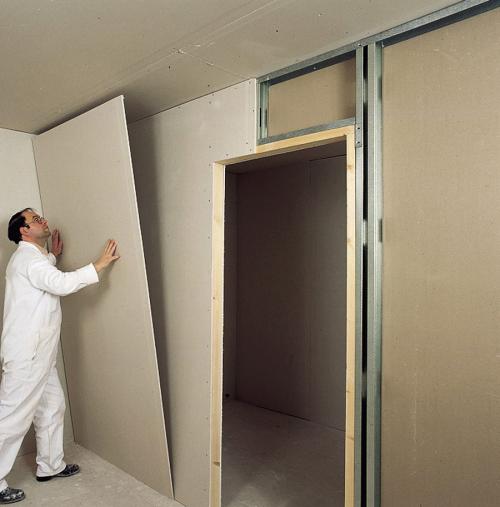 Как сделать перегородку в комнате с дверью. Как сделать перегородку с дверью своими руками