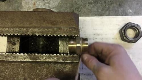 Как наматывать лен на резьбу. Как правильно пользоваться льном