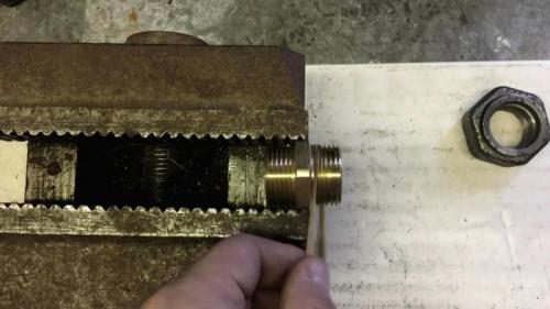 Как наматывать лен на резьбу. Как правильно пользоваться льном