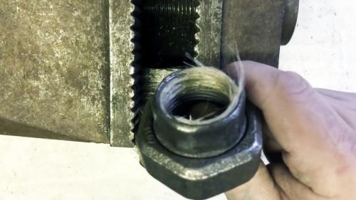 Как наматывать лен на резьбу. Как правильно пользоваться льном