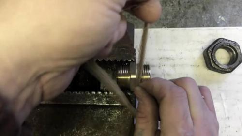 Как наматывать лен на резьбу. Как правильно пользоваться льном