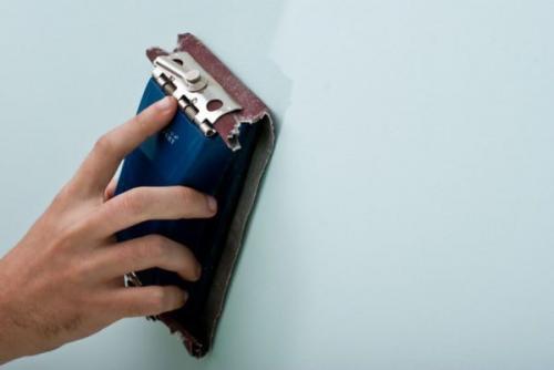 Можно ли клеить обои на акриловую водоэмульсионную краску. Этап 1 – подготовка поверхности