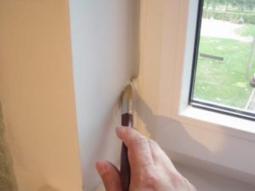 Чем покрасить оконные откосы снаружи. Как покрасить откосы и получить качественный результат?