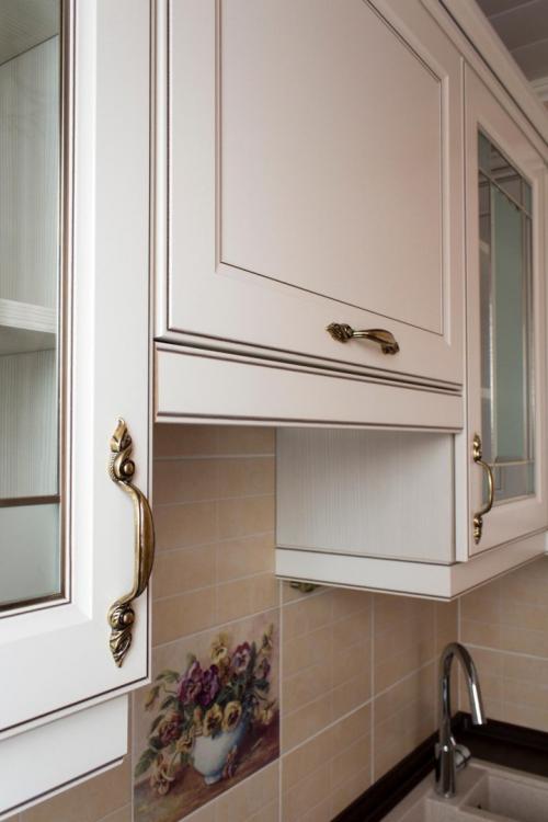 Интерьер классической кухни 03