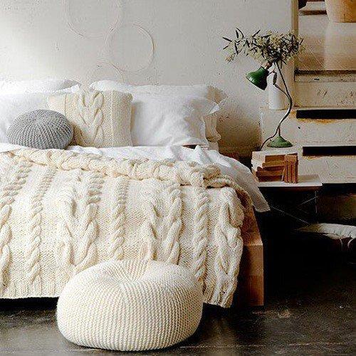Оригинальные вязаные вещи в интерьере 03