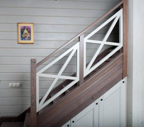 Лестница с выдвижными ящиками 01