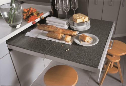 Идея дополнительной рабочей повнрхности на кухне 03