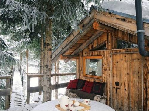 Избушка на дереве во Франции 04