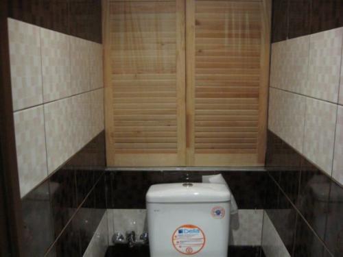 Производство шкафчиков в туалет. Как сделать шкаф в туалет своими руками: 75 фото с дизайном