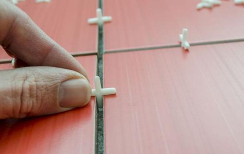 Затирка плиточных ШВОВ. Затирка ШВОВ плитки – технология процесса и правила нанесения смесей