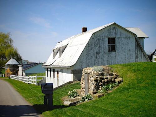 Навес над погребом. Погреб на даче своими руками: типы сооружения, особенности, выбор места на участке. Оптимальная последовательность строительства своими руками