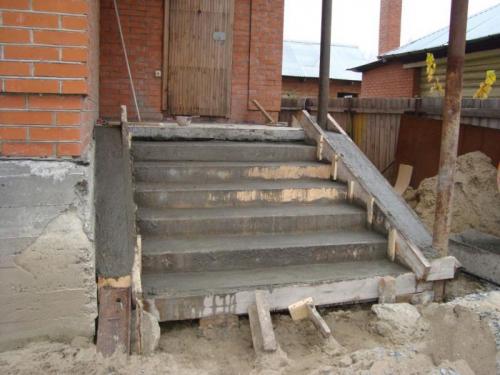 Как сварить ступеньки для крыльца. Крыльцо дома своими руками: поэтапная пристройка из крыльца к дому 11 Как сварить ступеньки для крыльца. Крыльцо дома своими руками: поэтапная пристройка из крыльца к дому 11