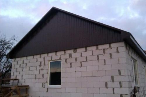 Отделка фронтонов частных домов. Материалы, используемые для отделки