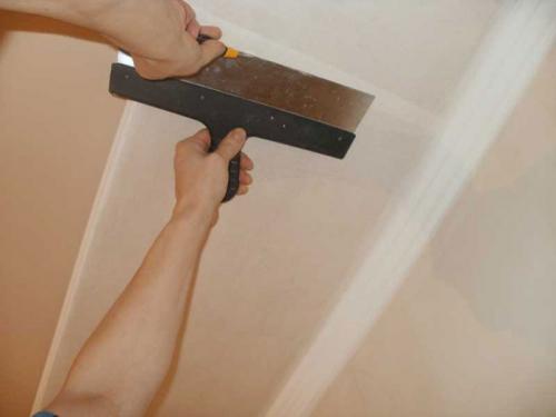 Как правильно шпаклевать потолок из гипсокартона под обои. Как шпаклевать потолок из гипсокартона под обои и покраску: поэтапная инструкция подготовительных работ