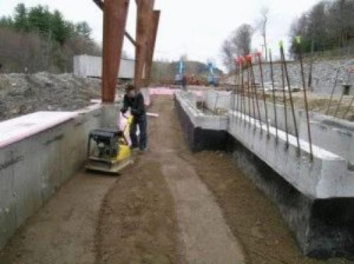 Обратная засыпка грунта вручную. Чем сделать обратную засыпку