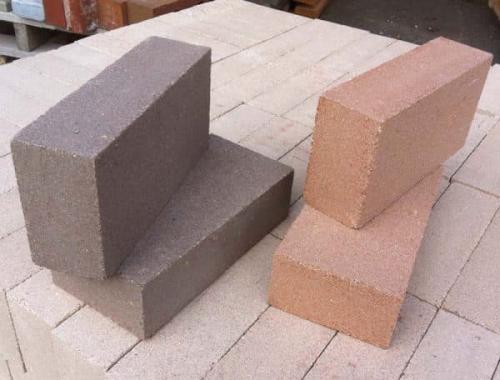 Виды и размеры шамотного кирпича. Кирпич шамотный огнеупорный: стандартные размеры и вес согласно ГОСТу