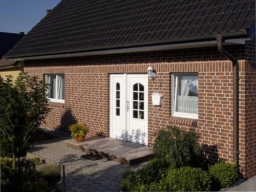 Виды сайдинга под кирпич. Особенности цокольного сайдинга под кирпич