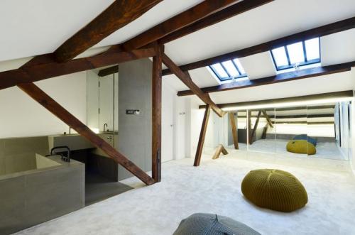 Чем покрасить деревянные балки на потолке. Какому стилю подходит декорирование балками