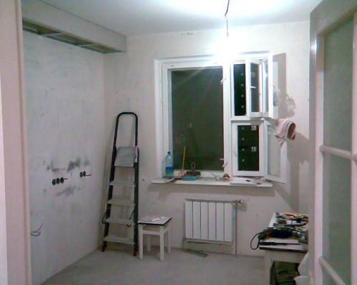 Кухня с балками на потолке. Классическая кухня из массива 10 кв.м. с потолочными балками