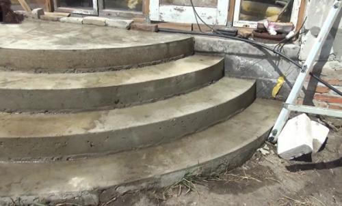 Полукруглое крыльцо из металла. Полукруглое крыльцо из бетона