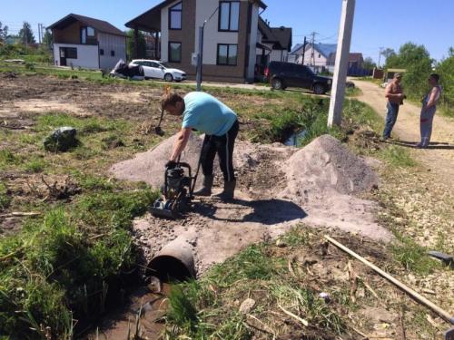 Оформление въезда на участок. Как сделать въезд на участок — этапы обустройства заезда, а также установление подпорных стенок! (фото и видео)