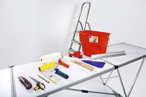 Можно ли клеить обои на нижний слой старых обоев. Как правильно клеить обои на обои: советы от мастеров