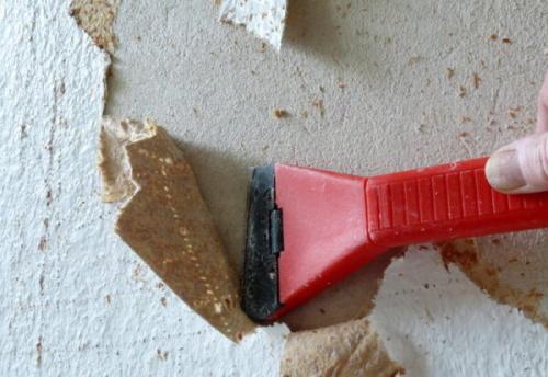 Какие инструменты лучше использовать для соскабливания грунтовки. Для чего нужна очистка поверхности от старой краски, штукатурки и обоев