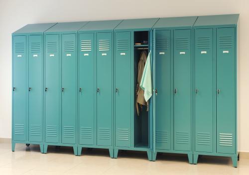 Шкафчики для раздевалок металлические. Особенности