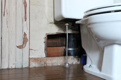 С чего начинать ремонт в туалете с пола или стен. Предварительное определение объёма ремонта 01 С чего начинать ремонт в туалете с пола или стен. Предварительное определение объёма ремонта 01