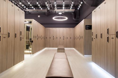 Шкафы секционные для раздевалки. Секционные шкафы и шкафчики для рабочих раздевалок