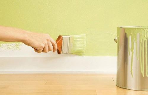 Можно ли клеить обои на обои под покраску или на потолке. Старые бумажные обои 02