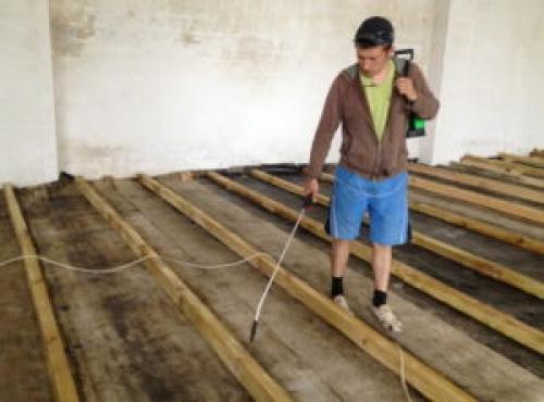 Как защитить деревянный пол на лаги от влаги и грязи. Обработка лаг антисептиком