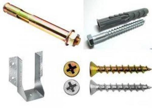 Как положить лаги на неровный бетонный пол?