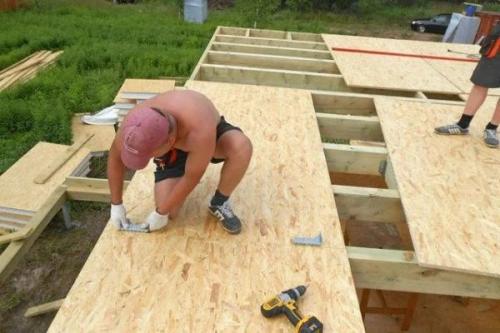 Дешевый пол своими руками. Cделал надежный черновой пол. Не ОСБ и не доска: сэкономил кучу денег