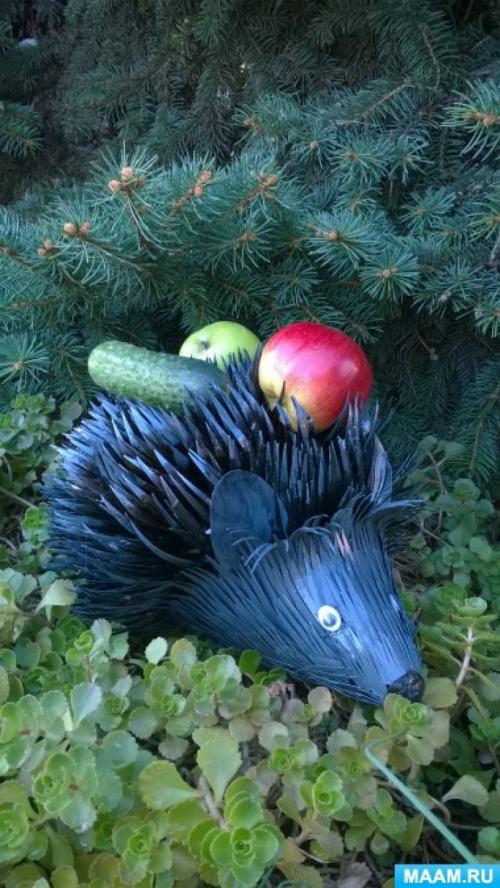 Видео, как сделать ёжика из пластиковой бутылки своими руками. Ёжик из пластиковой бутылки.