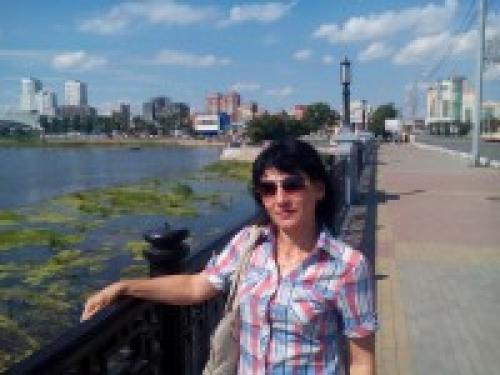 Мастер-класс: как сделать милого ежика из пластиковых бутылок 03