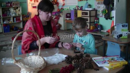 Как сделать ежика из пластиковой бутылки: творческая мастерская 12