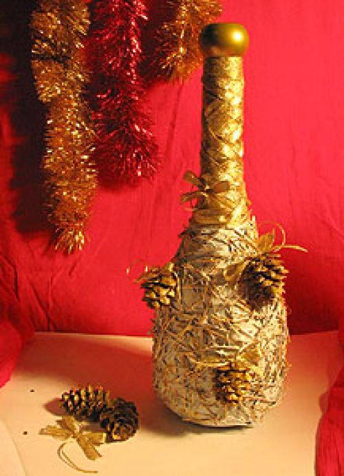 Как крепить иголки к бутылке.