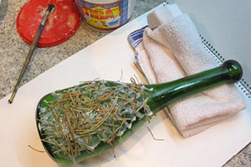 Как крепить иголки к бутылке. 