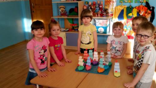 Какие дополнительные детали можно добавить к поделке. Цели обучения создания поделки из бросового материала в детском саду, конкретные задачи и приёмы