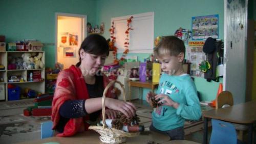 Ёжик из бутылки и шишек: креативная поделка своими руками 13