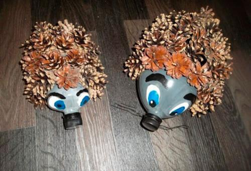 Ежик из пластиковой бутылки своими руками. Как сделать ежика из шишки: различные варианты поделки