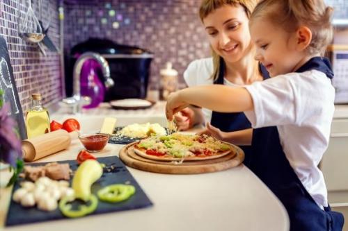 Сделайте вместе с ребенком: 5 простых и интересных поделок из бумаги 02