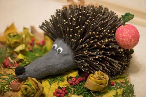 Как изготовить ножки и руки для ежа. Поделка ежик — фото обзор лучших поделок для сада и школы. Инструкция, как сделать своими руками из шишек, семечек, бумаги и пластилина