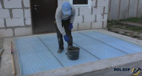 Как сделать черновой пол в кирпичном доме. Черновая стяжка из цементно-песчаной смеси – пошаговая инструкция